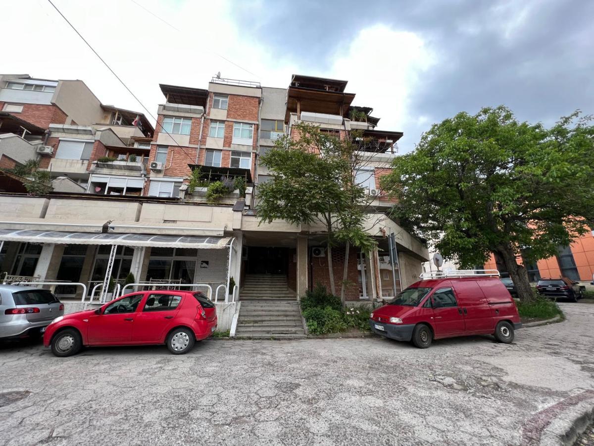 Midtown Apartment Kŭrdzhali Exterior photo